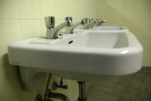 親を介護施設に入れる判断基準は何ですか？